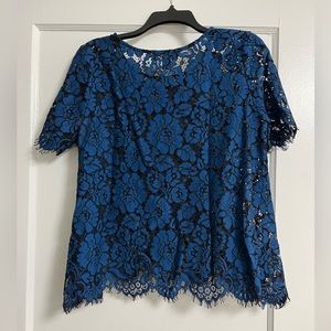 Karen Kane rose lace top - blue size small